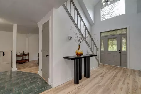 Entry Way - 118 Scenic Dr, Forsyth, MO 65653 photo 4 of 6