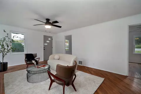 Living - 118 Scenic Dr, Forsyth, MO 65653 photo 5 of 5