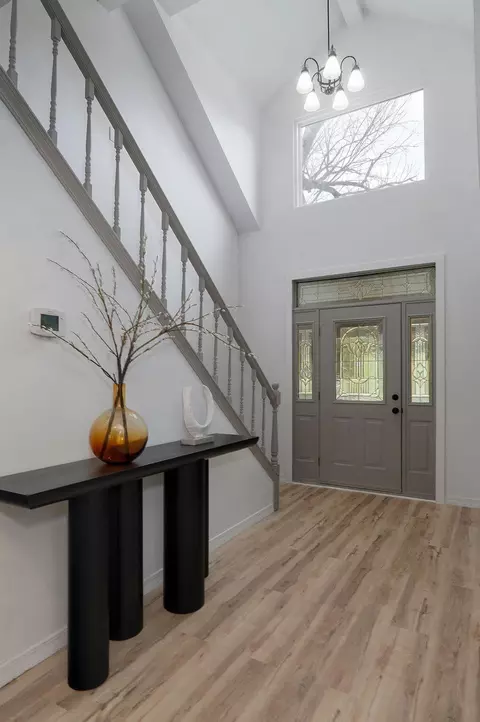 Entry Way - 118 Scenic Dr, Forsyth, MO 65653 photo 2 of 6