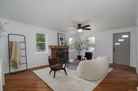 Living - 118 Scenic Dr, Forsyth, MO 65653 photo 3 of 5