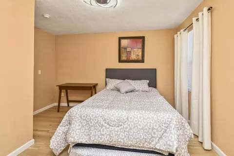 Bedroom - 1436 W Poplar St, Springfield, MO 65802 photo 3 of 7