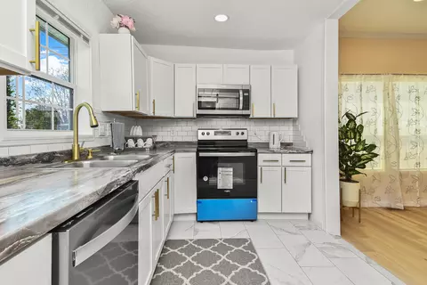 Kitchen - 1436 W Poplar St, Springfield, MO 65802 photo 4 of 6