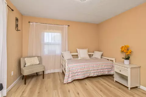 Bedroom - 1436 W Poplar St, Springfield, MO 65802 photo 1 of 7