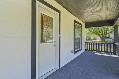 Exterior - 1436 W Poplar St, Springfield, MO 65802 photo 7 of 9