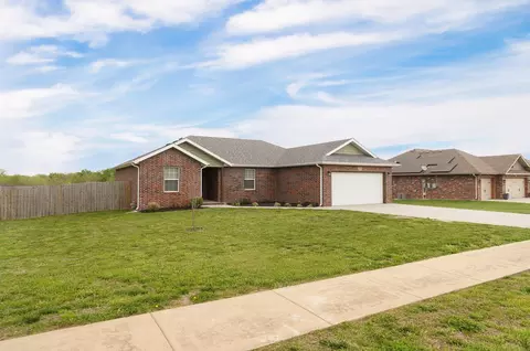 683 Wright St, Willard, MO 65781 photo 2