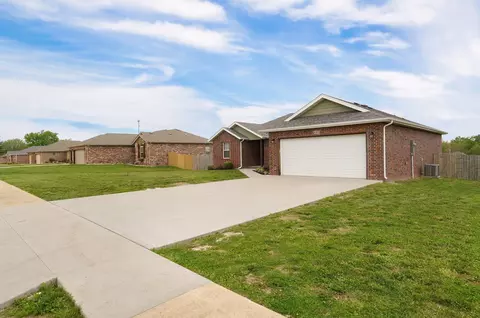 683 Wright St, Willard, MO 65781 photo 3