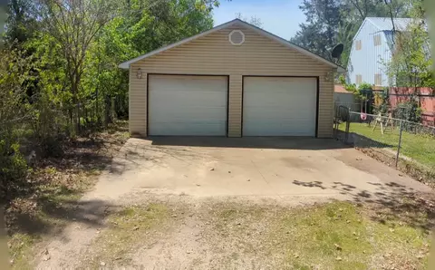 Exterior - 2030 W Atlantic St, Springfield, MO 65803 photo 7 of 14
