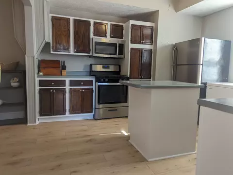Kitchen - 2030 W Atlantic St, Springfield, MO 65803 photo 5 of 5
