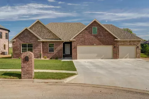 817 E Twin Maple Ct, Nixa, MO 65714 photo 1