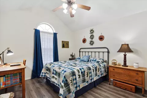 Bedroom - 3816 N 28th St, Ozark, MO 65721 photo 4 of 5
