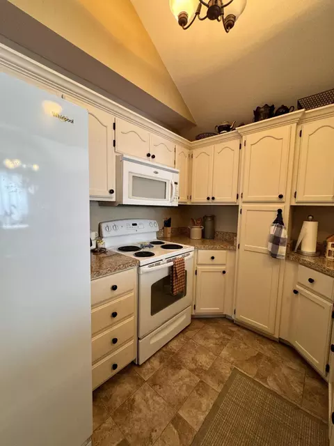 Kitchen - 1313 W School St, Ozark, MO 65721 photo 1 of 3