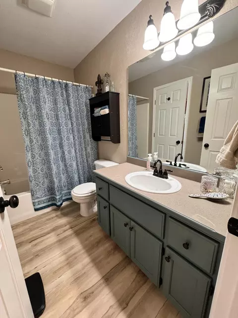 Bath - 1313 W School St, Ozark, MO 65721 photo 1 of 5