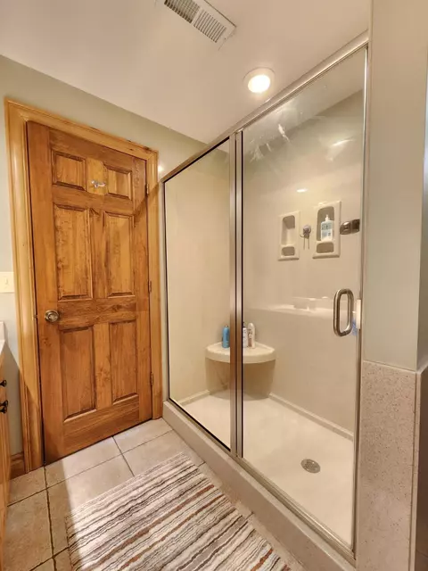 Bath - 2802 E Covey Ln, Ozark, MO 65721 photo 10 of 16