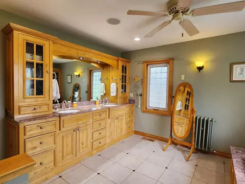 Bath - 2802 E Covey Ln, Ozark, MO 65721 photo 5 of 16