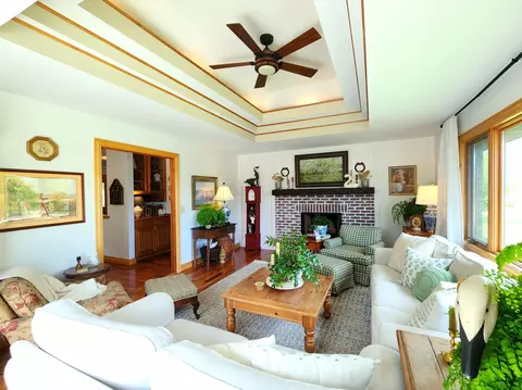Living - 2802 E Covey Ln, Ozark, MO 65721 photo 3 of 13