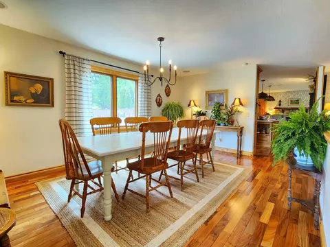 Dining - 2802 E Covey Ln, Ozark, MO 65721 photo 6 of 9