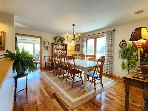 Dining - 2802 E Covey Ln, Ozark, MO 65721 photo 5 of 9