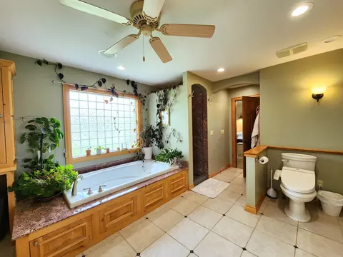 Bath - 2802 E Covey Ln, Ozark, MO 65721 photo 8 of 16