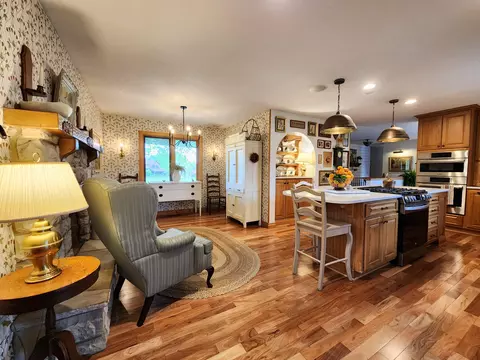Kitchen - 2802 E Covey Ln, Ozark, MO 65721 photo 13 of 14
