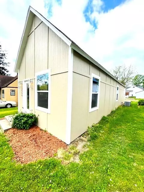 504 6th St, Monett, MO 65708 photo 5