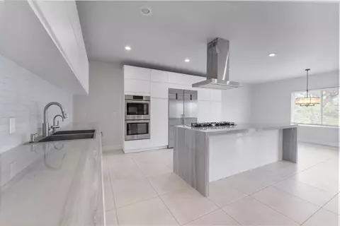 Kitchen - 2811 S 14th Ave, Ozark, MO 65721 photo 5 of 5
