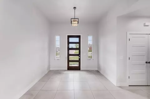 Entry Way - 2811 S 14th Ave, Ozark, MO 65721 photo 1 of 3
