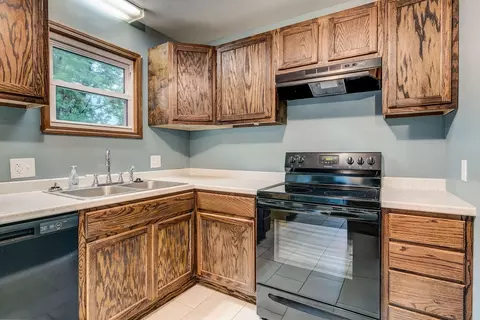 2223 N Clifton Ave, Springfield, MO 65803 photo 9