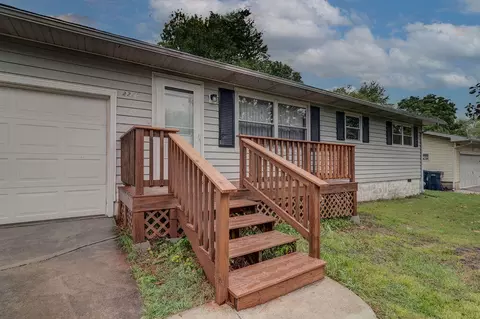 2223 N Clifton Ave, Springfield, MO 65803 photo 2