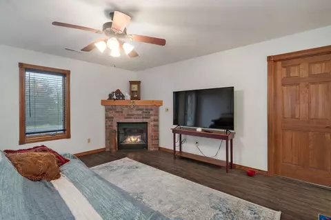 Bedroom - 5544 N Willow Rd, Ozark, MO 65721 photo 7 of 13
