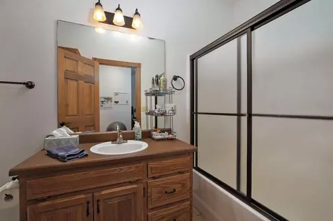 Bath - 5544 N Willow Rd, Ozark, MO 65721 photo 5 of 10