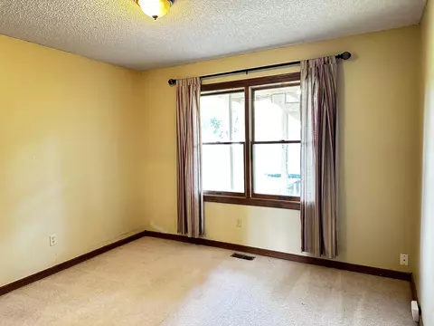 1734 N Pearson Dr, Springfield, MO 65802 photo 9