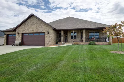 688 Wright St, Willard, MO 65781 photo 2