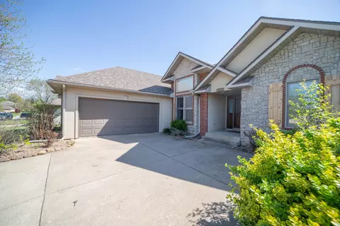 588 S Barnstable, Nixa, MO 65714 photo 2
