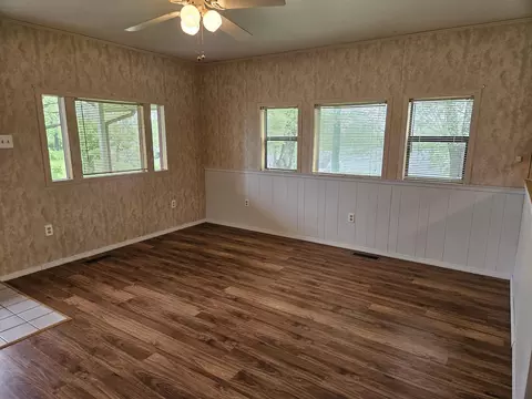510 E Garfield Ave, Ava, MO 65608 photo 10
