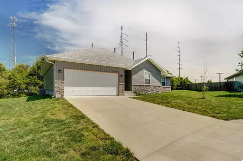 1900 Redbird Ct, Ozark, MO 65721 photo 2