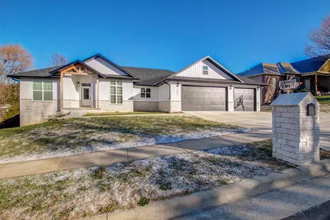 1081 E Daisy Falls Dr, Nixa, MO 65714 photo 2