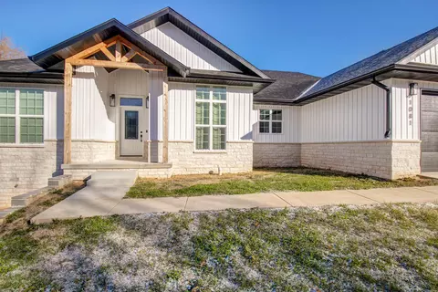 1081 E Daisy Falls Dr, Nixa, MO 65714 photo 1