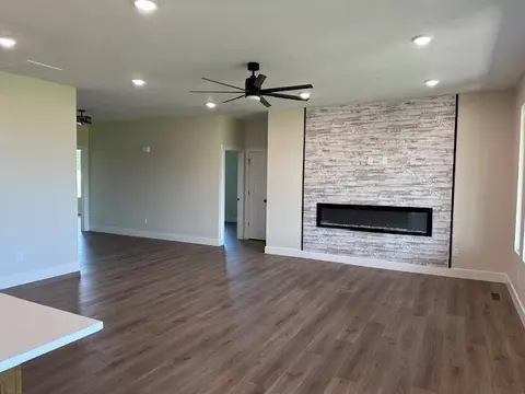 1811 E Cobblestone Dr, Ozark, MO 65721 photo 7