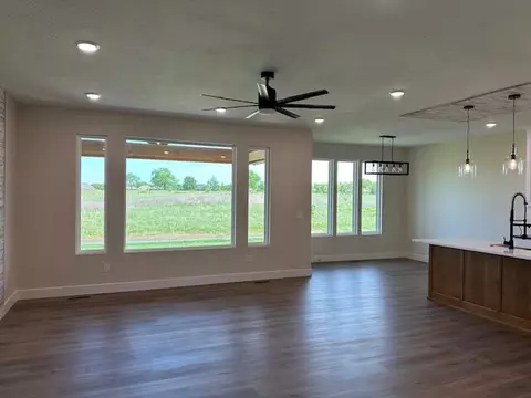 1811 E Cobblestone Dr, Ozark, MO 65721 photo 5
