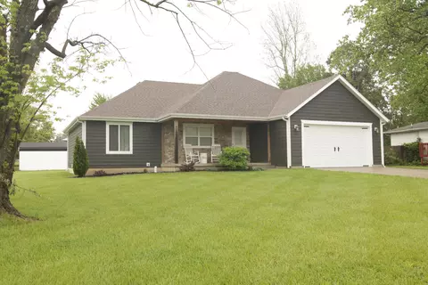 809 Shaffer St, Marshfield, MO 65706 photo 2