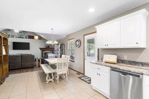 875 W Cambridge Ave, Nixa, MO 65714 photo 5