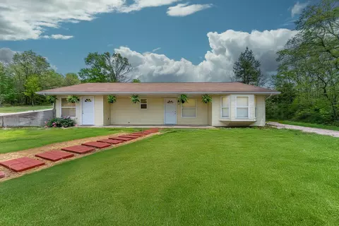 7870 State Rte E, Birch Tree, MO 65438
