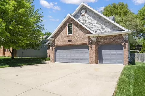 1429 W Maplewood St, Springfield, MO 65807 photo 2