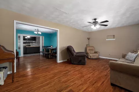 630 N Pine St, Marshfield, MO 65706 photo 3
