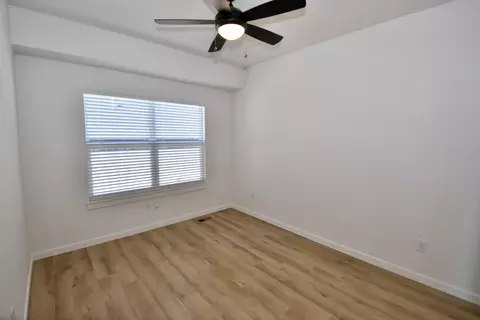 Bedroom - 1505 N Thornhill Dr, Springfield, MO 65802 photo 2 of 5
