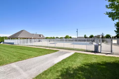 Exterior - 1505 N Thornhill Dr, Springfield, MO 65802 photo 11 of 13
