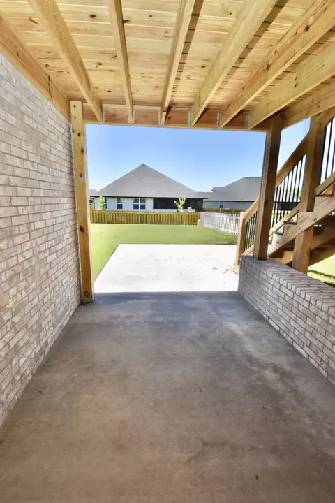Exterior - 1505 N Thornhill Dr, Springfield, MO 65802 photo 5 of 13