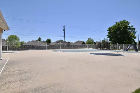 Exterior - 1505 N Thornhill Dr, Springfield, MO 65802 photo 13 of 13