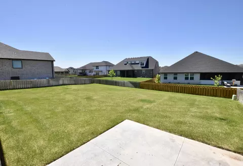 Exterior - 1505 N Thornhill Dr, Springfield, MO 65802 photo 6 of 13