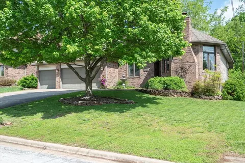 835 W Brookshire Dr, Springfield, MO 65810 photo 3